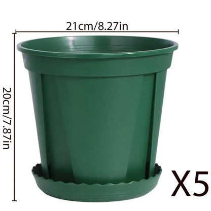 Green plastic pot with dimensions and quantity label on a white background